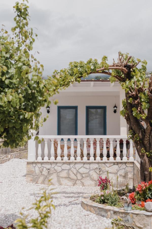 Vila Natali Himare Esterno foto